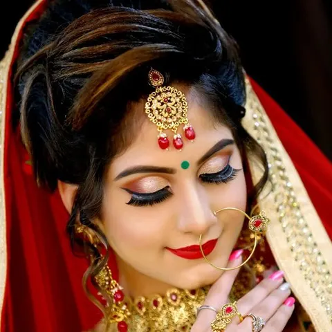 Glowish Glam Makeup Studio: Portfolio photo 2