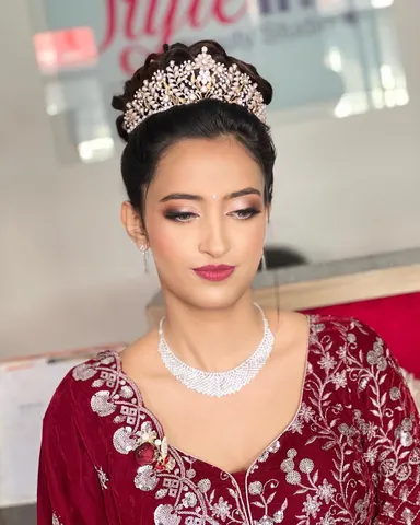 Makeup by Ambu Ruchal: Portfolio photo 4