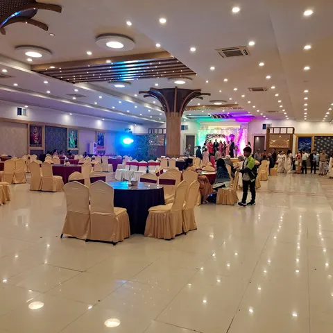Royal Thai Hospitality: Portfolio photo 3
